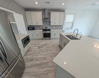 10282 Massachusetts Lane - Photo Thumbnail 10