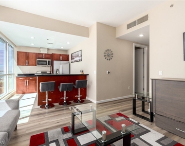 4575 Dean Martin Drive - Photo Thumbnail 8