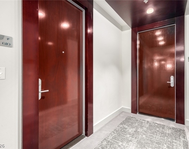 4575 Dean Martin Drive - Photo Thumbnail 2
