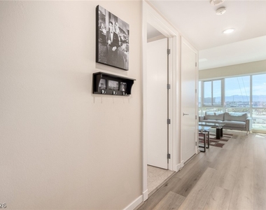 4575 Dean Martin Drive - Photo Thumbnail 4
