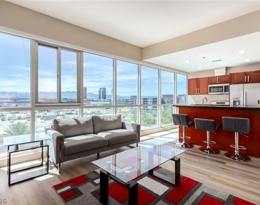 4575 Dean Martin Drive - Photo Thumbnail 7