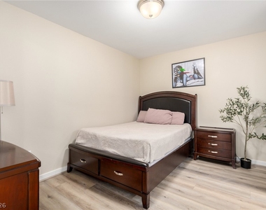 4575 Dean Martin Drive - Photo Thumbnail 15