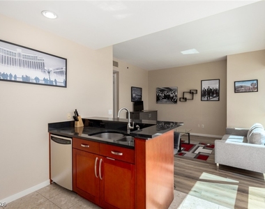 4575 Dean Martin Drive - Photo Thumbnail 11