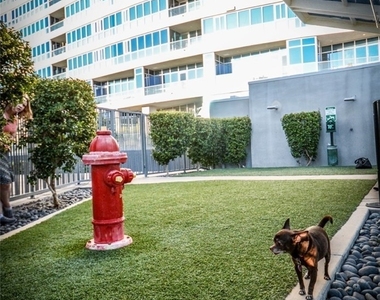 4575 Dean Martin Drive - Photo Thumbnail 25