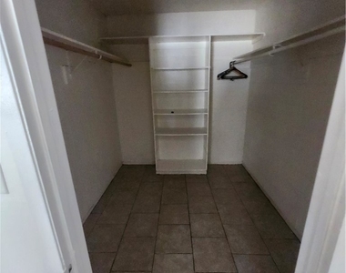 818 S 7th Street - Photo Thumbnail 8
