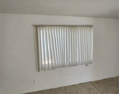 818 S 7th Street - Photo Thumbnail 5
