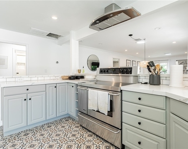 2117 Plaza Del Padre - Photo Thumbnail 27