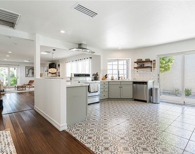 2117 Plaza Del Padre - Photo Thumbnail 23
