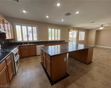 196 Golden Crown Avenue - Photo Thumbnail 3