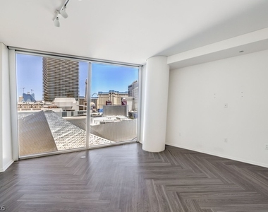 3726 Las Vegas Boulevard - Photo Thumbnail 15