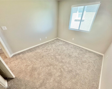 7020 Colonial Ranch Street - Photo Thumbnail 27