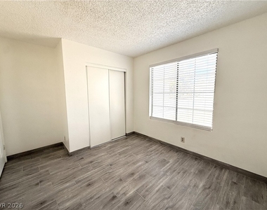 5625 Ballinger Drive - Photo Thumbnail 11