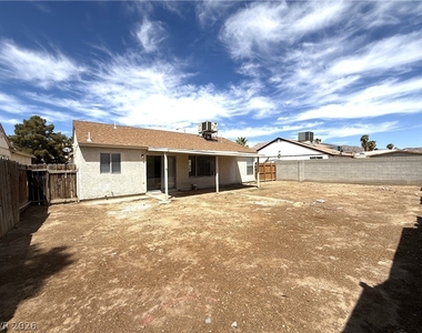 5625 Ballinger Drive - Photo Thumbnail 18