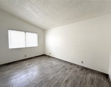 5625 Ballinger Drive - Photo Thumbnail 5