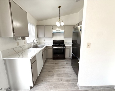 5625 Ballinger Drive - Photo Thumbnail 4