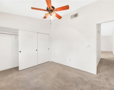 4656 Bumblebee Circle - Photo Thumbnail 11