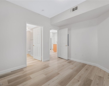 9975 Peace Way - Photo Thumbnail 11
