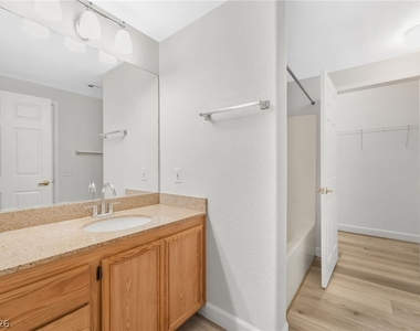 9975 Peace Way - Photo Thumbnail 12