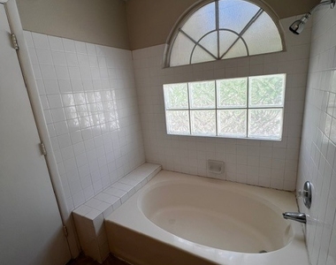 10046 Mesquite Fork Court - Photo Thumbnail 9