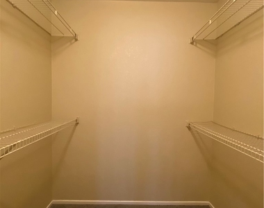 2836 Lone Cliff Drive - Photo Thumbnail 12
