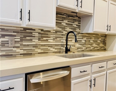 3504 Desert Cliff Street - Photo Thumbnail 12