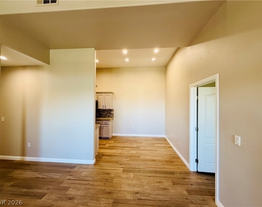 3504 Desert Cliff Street - Photo Thumbnail 10