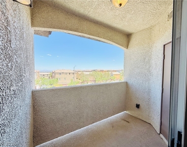 3504 Desert Cliff Street - Photo Thumbnail 23