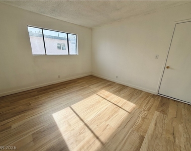 537 Kolson Circle - Photo Thumbnail 4