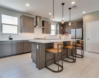 11552 Fleet Wing Avenue - Photo Thumbnail 1