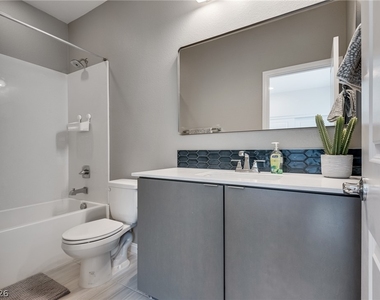 11552 Fleet Wing Avenue - Photo Thumbnail 10