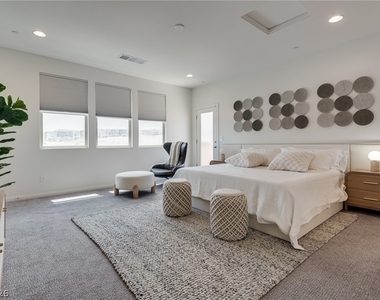 11552 Fleet Wing Avenue - Photo Thumbnail 6