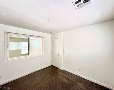 11588 Vesuvio Court - Photo Thumbnail 21