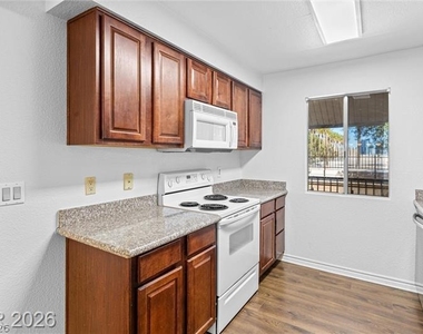 4450 Sandy River Drive - Photo Thumbnail 5