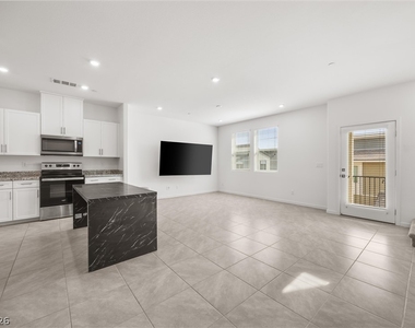 6118 Garden Oasis Street - Photo Thumbnail 10