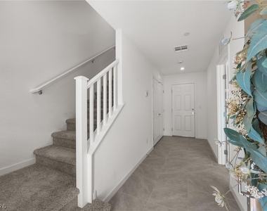 6118 Garden Oasis Street - Photo Thumbnail 8