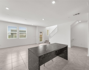 6118 Garden Oasis Street - Photo Thumbnail 13