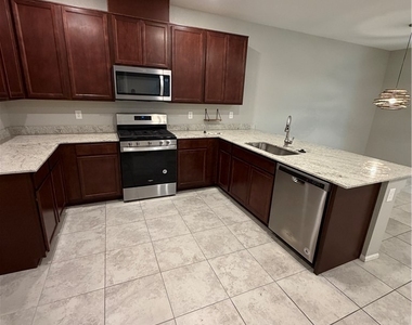 916 Riggs Flats Avenue - Photo Thumbnail 10