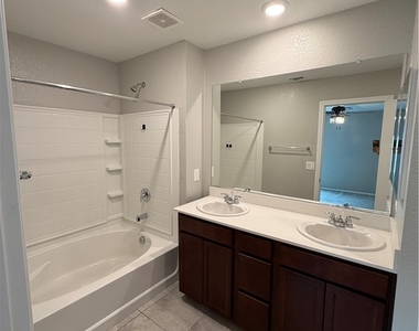 916 Riggs Flats Avenue - Photo Thumbnail 22