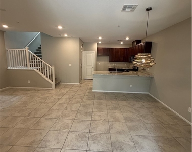 916 Riggs Flats Avenue - Photo Thumbnail 7