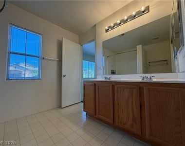 10381 Coyote Cub Avenue - Photo Thumbnail 15