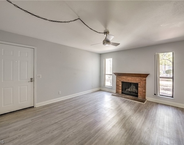 3411 Sunfish Drive - Photo Thumbnail 2