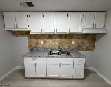 2111 Stewart Avenue - Photo Thumbnail 7