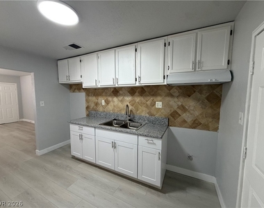 2111 Stewart Avenue - Photo Thumbnail 6