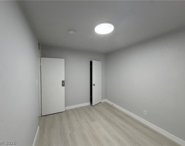 2111 Stewart Avenue - Photo Thumbnail 19