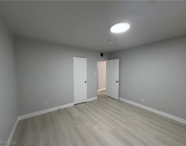 2111 Stewart Avenue - Photo Thumbnail 12
