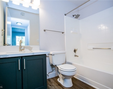 6701 Del Rey Ave Avenue - Photo Thumbnail 4