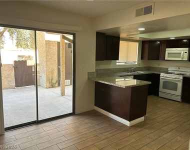 3937 S Torrey Pines Drive - Photo Thumbnail 7