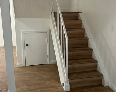 3937 S Torrey Pines Drive - Photo Thumbnail 11