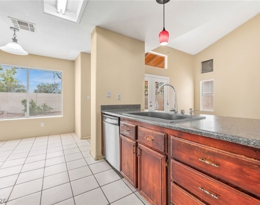 8101 Exploration Avenue - Photo Thumbnail 9
