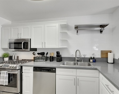 7989 Lisa Dawn Avenue - Photo Thumbnail 12
